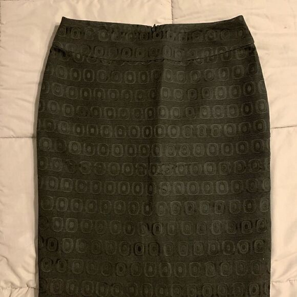 Cynthia Rowley Women’s Skirt Size 4 Classic Pencil Black Textured Print - Picture 2 of 6